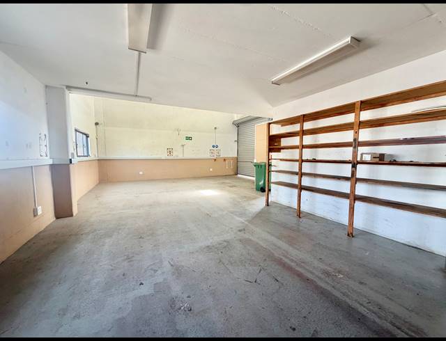 313M² FACTORY TO LET IN BALLITO CENTRAL